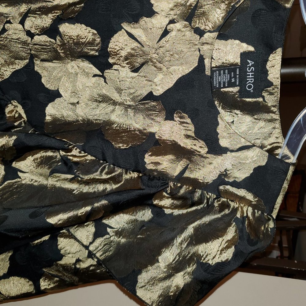 Ashro Suit - Picture 2 of 9